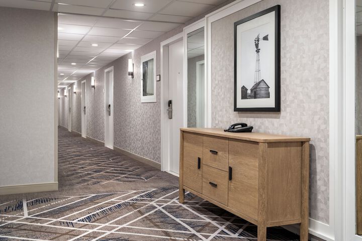 Ballroom/Hall 80 of 112