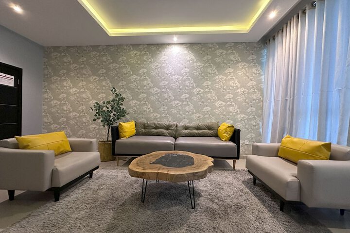 Room 27 of 85