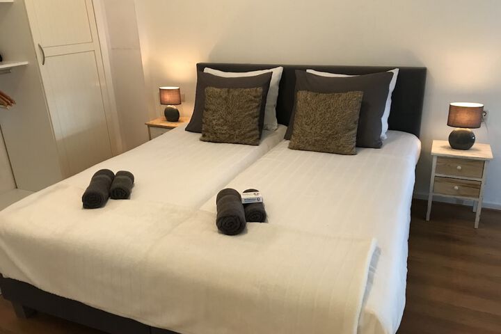 Room 12 of 26