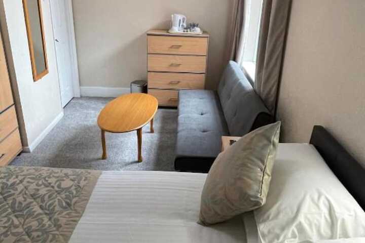 Room 20 of 28
