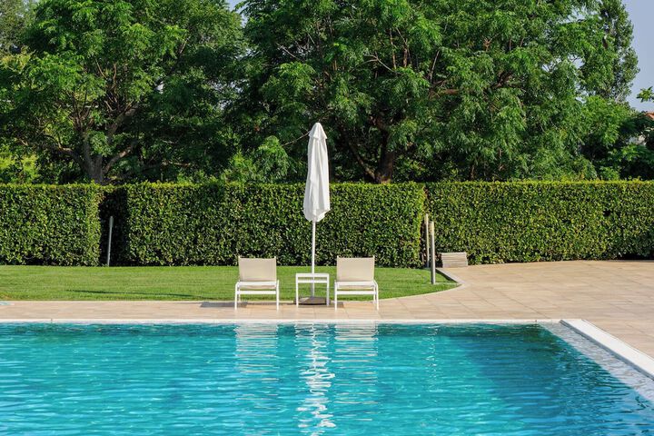 Pool 21 of 27