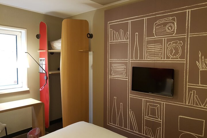 Room 7 of 56