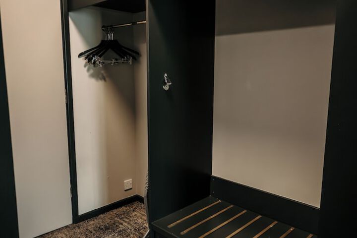 Room 3 of 61