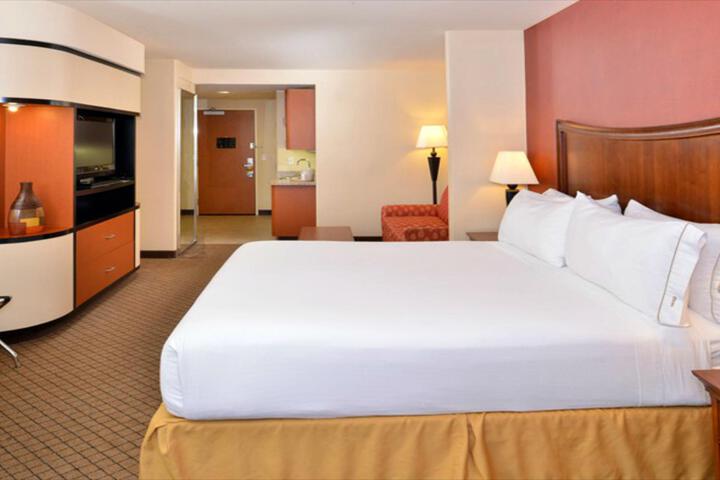 Standard Double Bed (3 of 5)