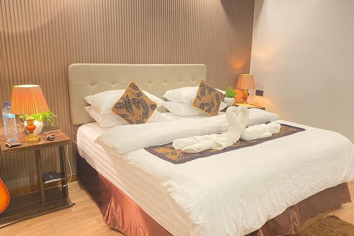 Room 4 of 17