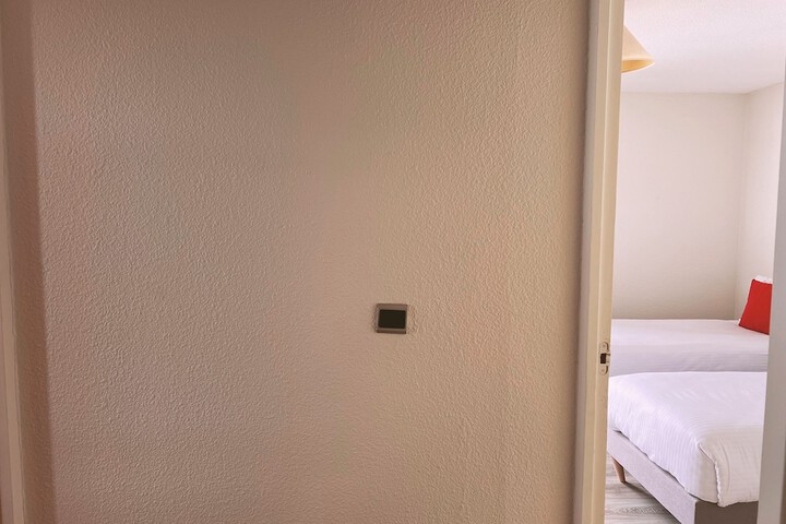 Room 52 of 128