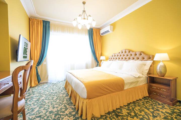 Room 9 of 39
