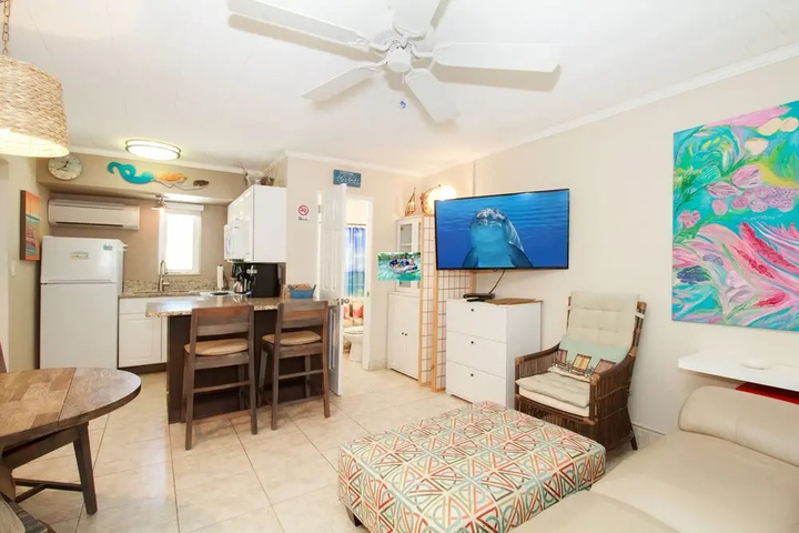 Image of Tropic Terrace #45 - Beachfront Rental 1 Bedroom Condo by Redawning