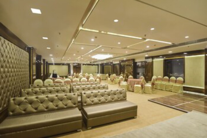 Ballroom/Hall 4 of 23
