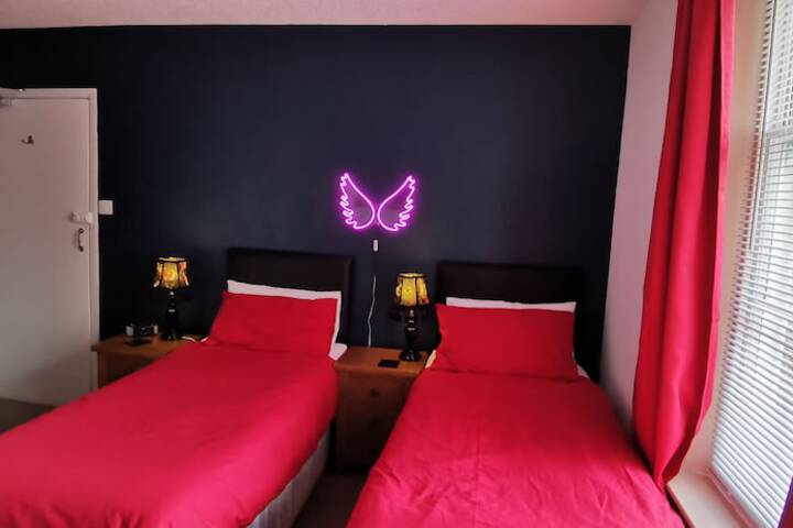 Room 19 of 28