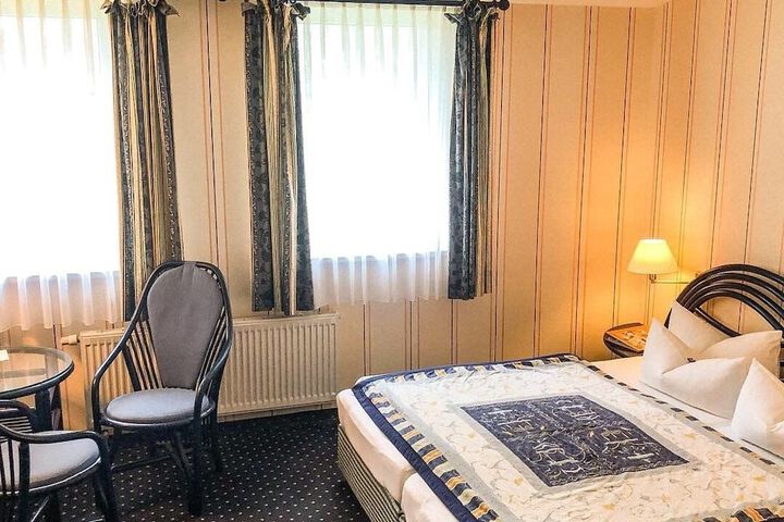 Room 13 of 41