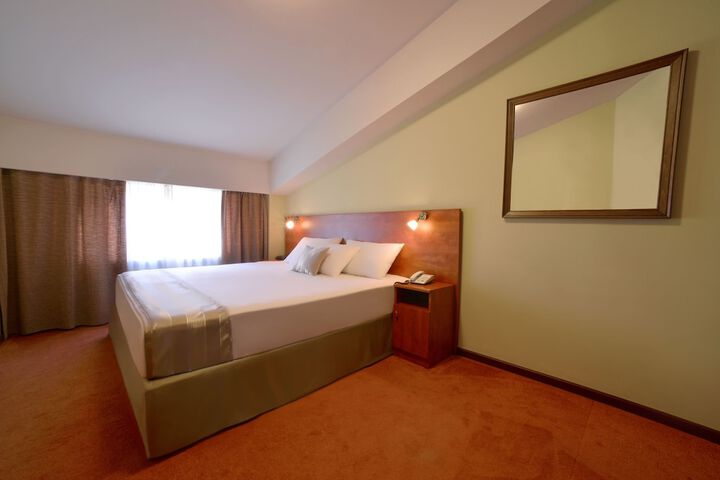 Room 17 of 60