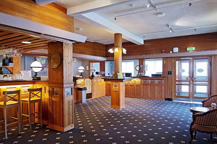 Guest Lobby