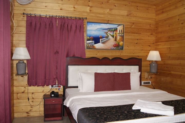 Room 8 of 44