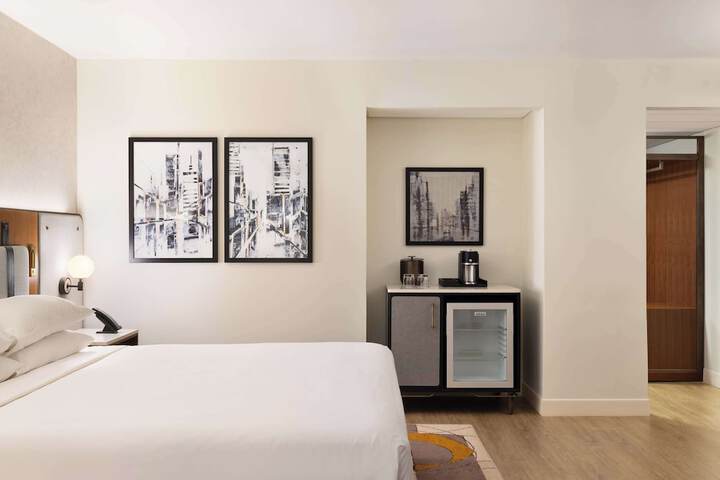 Room 14 of 52