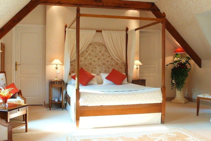 Room 10 of 38