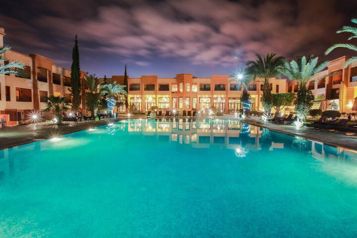 Hotel with Pool