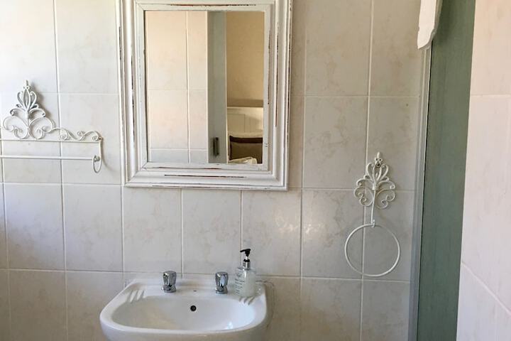 Room 40 of 60