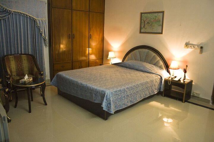 Room 5 of 27