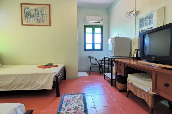 Room 10 of 30
