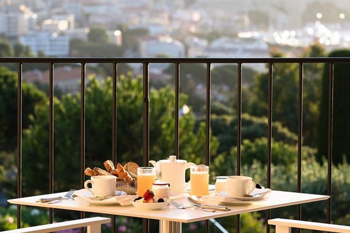 Breakfast/Coffee Service 112 of 130