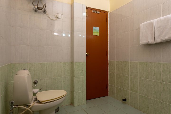 Room 50 of 102