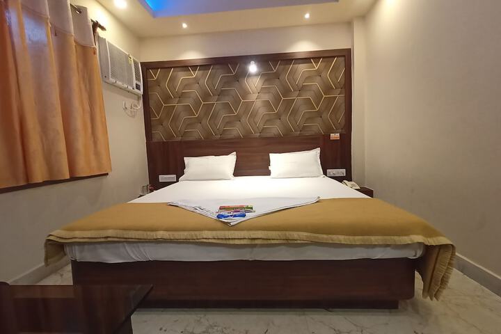 Room 6 of 27