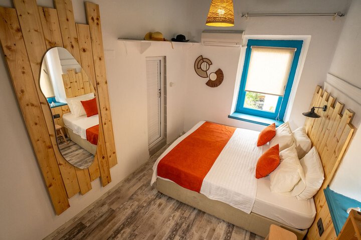 Room 6 of 47