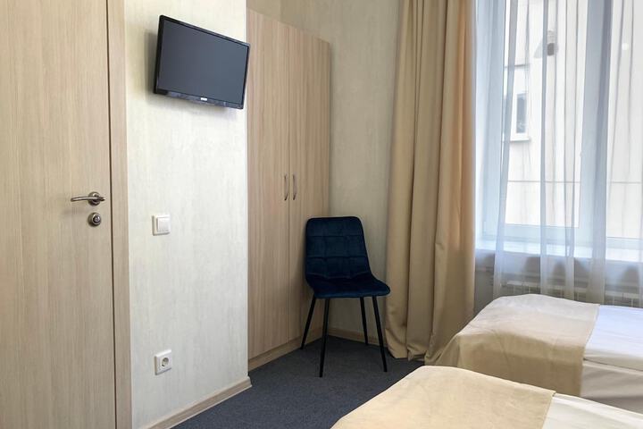 Room 32 of 62