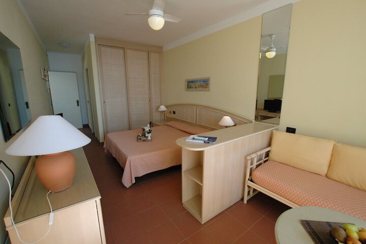 Room 5 of 59