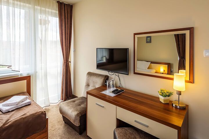 Room 10 of 46