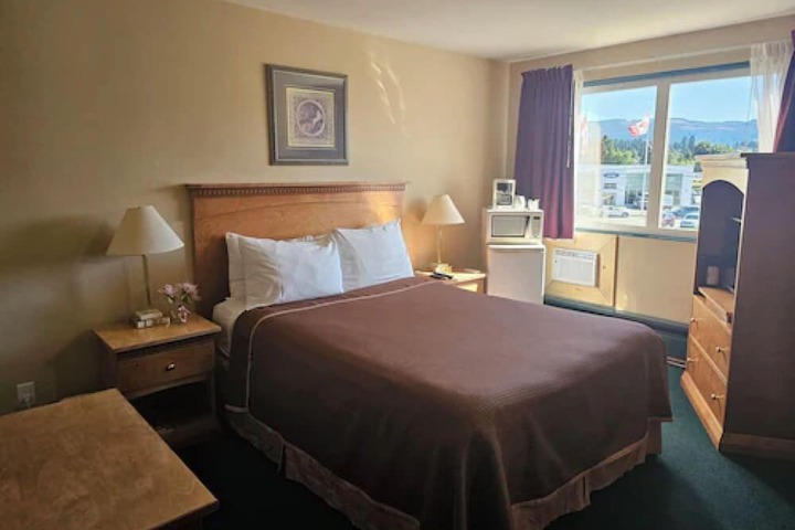 Room 5 of 13