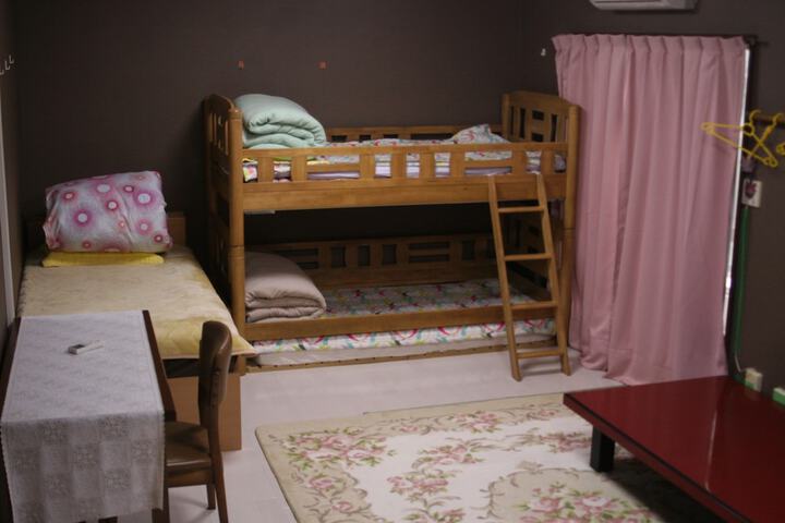 Room 10 of 111