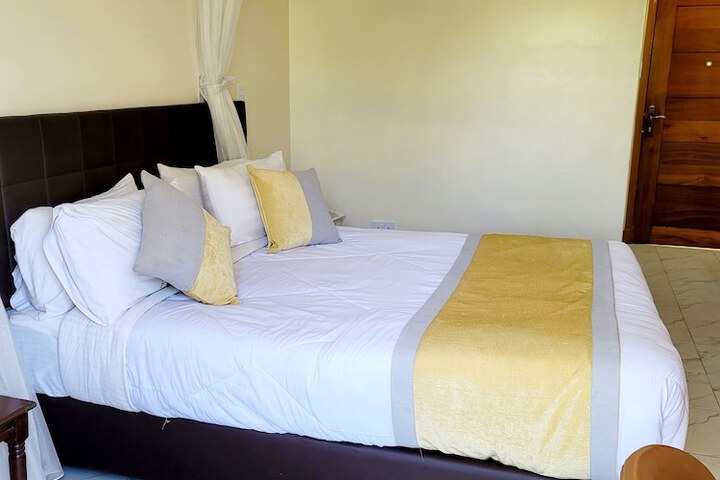 Room 10 of 60