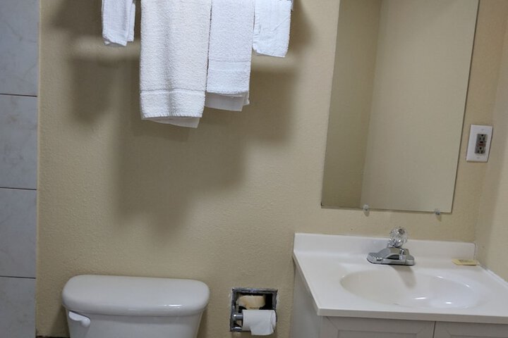 Room 9 of 18