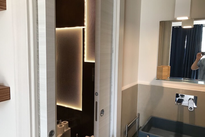 Room 8 of 19