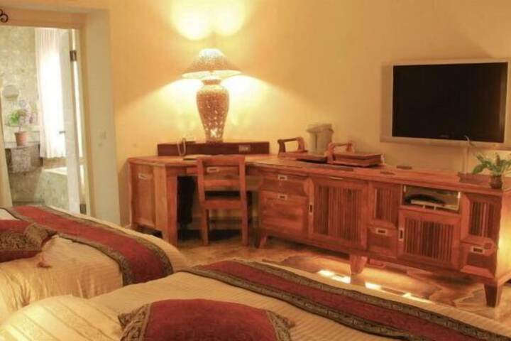Room 3 of 71
