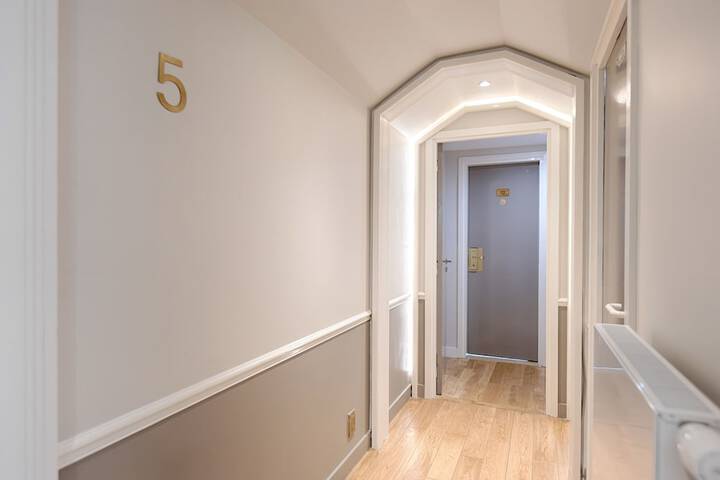 Room 15 of 52
