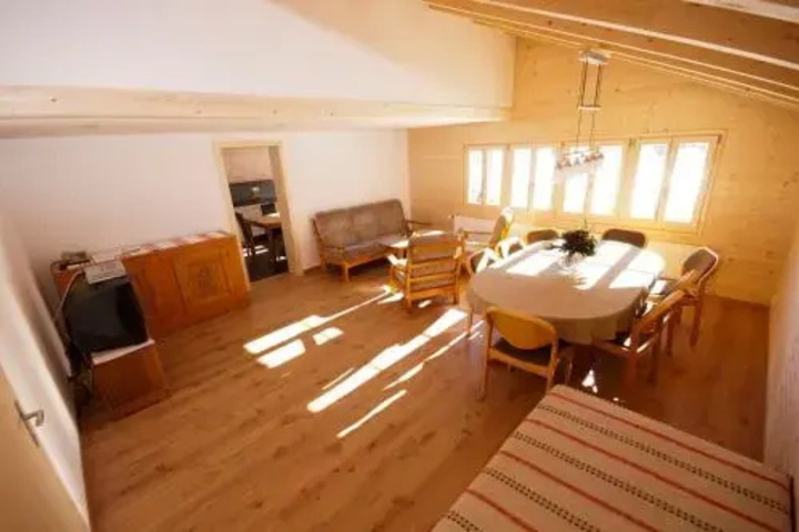 Room 2 of 8