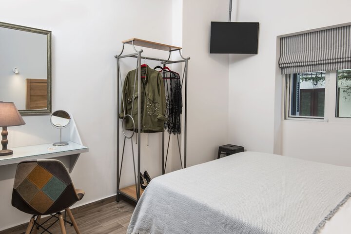 Room 9 of 63