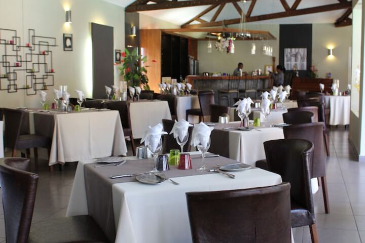 Dining 56 of 84