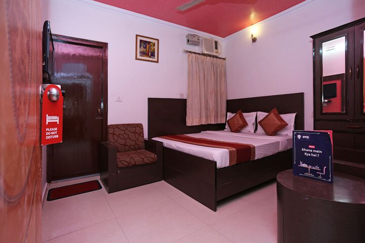 Room 13 of 17