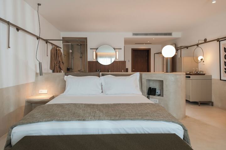 Room 11 of 115