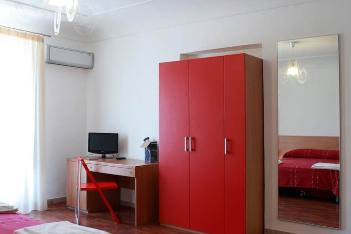 Room 8 of 35