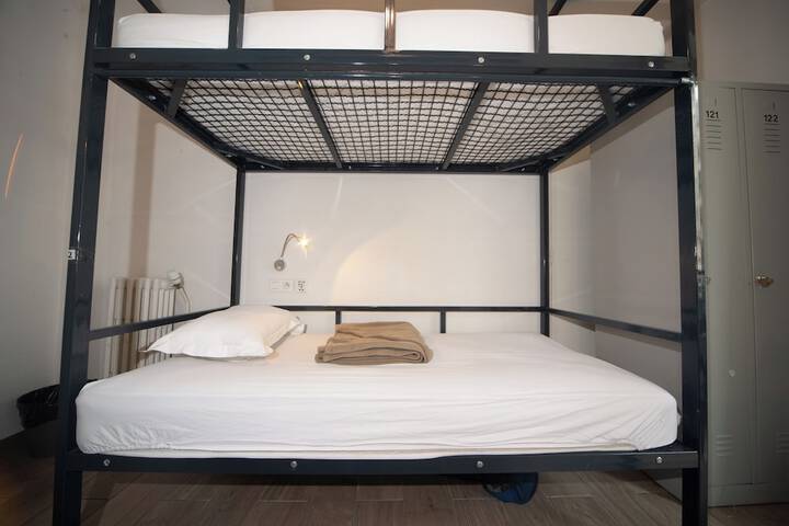 Room 5 of 28
