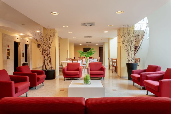 Guest Lobby