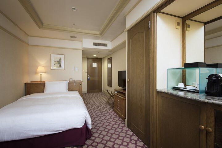 Room 16 of 159