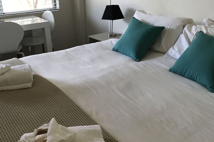 Room 3 of 37