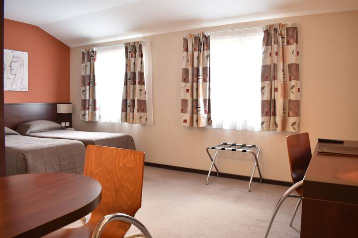 Room 6 of 31