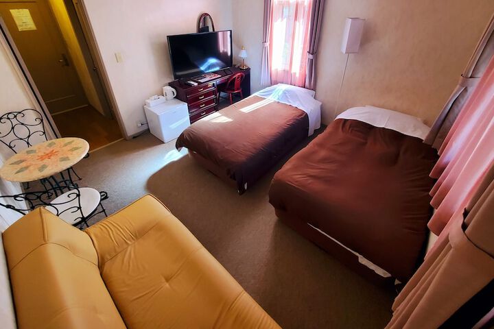 Room 34 of 69